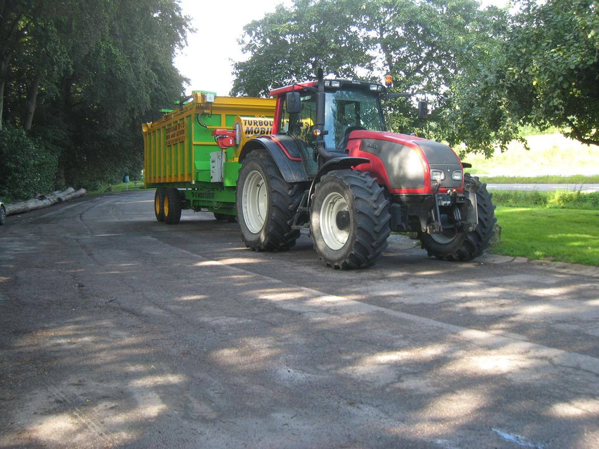 Valtra T 191 - det her er fra da min far havde været i Tyskland og hente vores tørrer vogn  billede 1