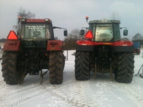 Massey Ferguson 6480 - MF en og IH side mod side :D billede 9