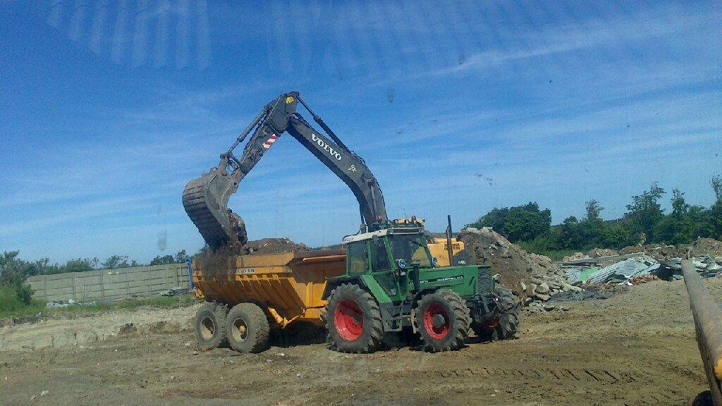 Fendt 612 LSA - Fra nedrivningen af de gamle bygninger. billede 23