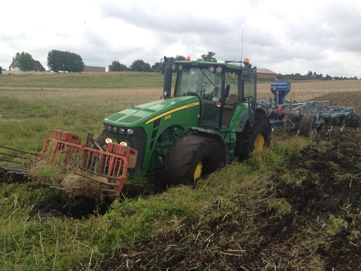 John Deere 8530 - der kan jo også komme en smutter engang imellem billede 22