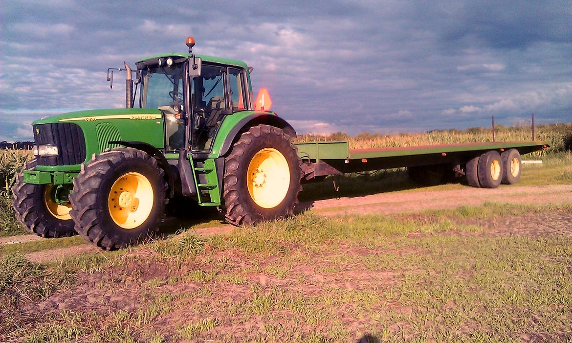 John Deere 6820 - Med 11,5 meter ladvogn billede 9