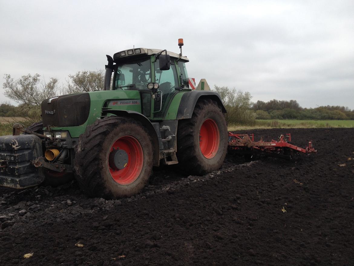 Fendt 926 vario tms - det gik lige kunne (næsten) mærke jeg havde harven på :) billede 32