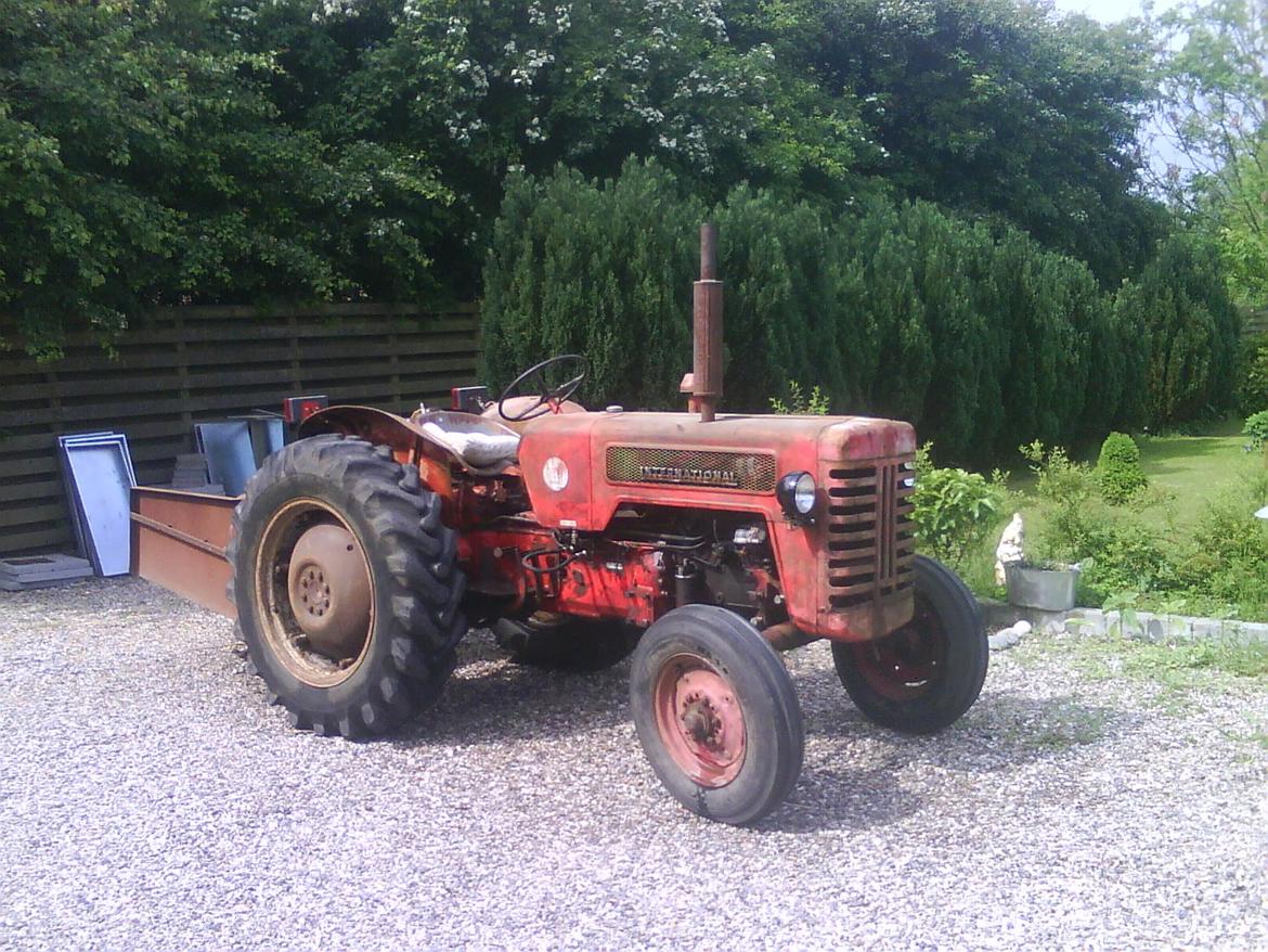 International Harvester b275 - Før renovering billede 8