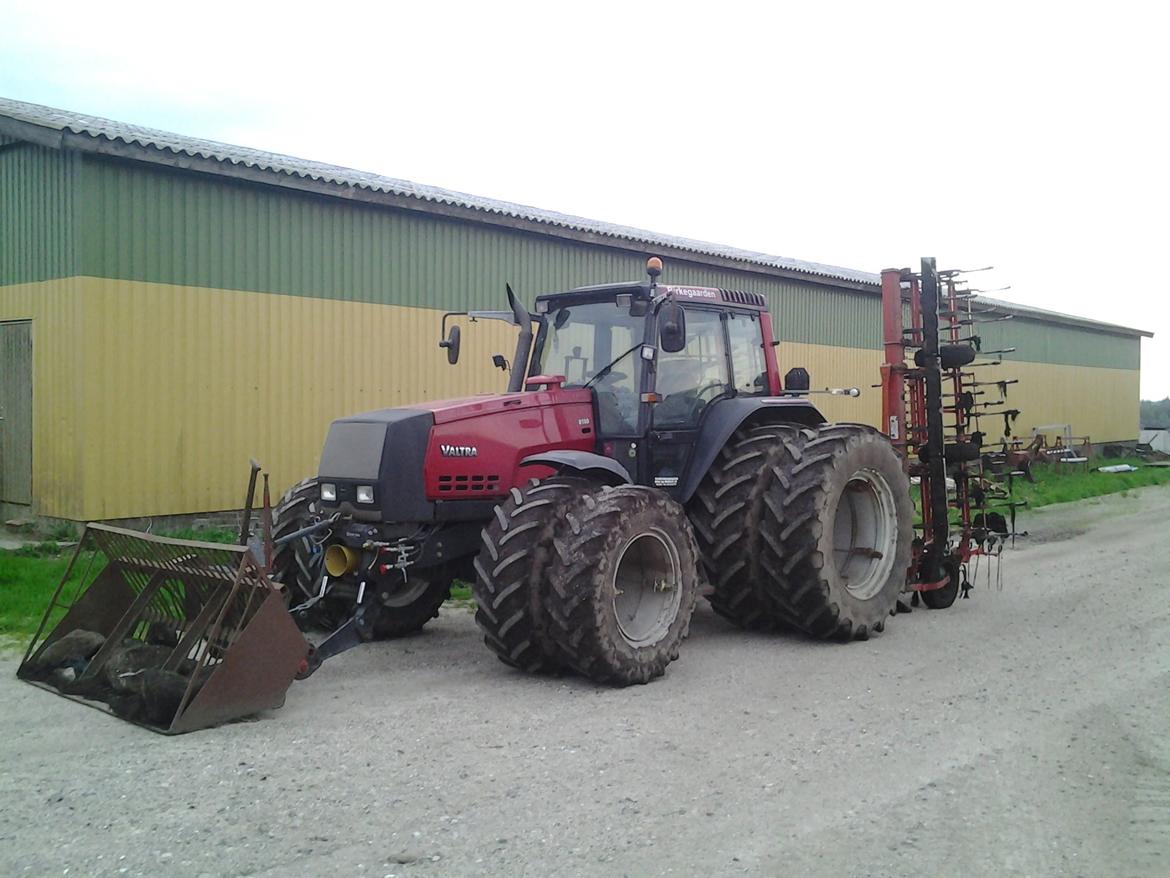 Valtra 8150 - 8 meter såbeds harve det MAND billede 16