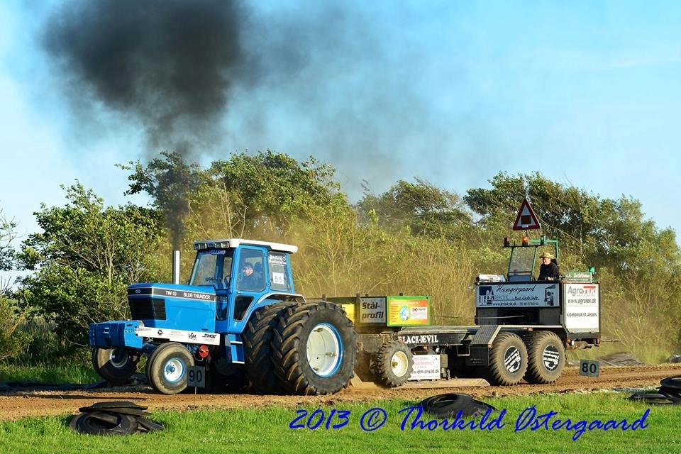 Ford TW 10 Blue Thunder billede 3