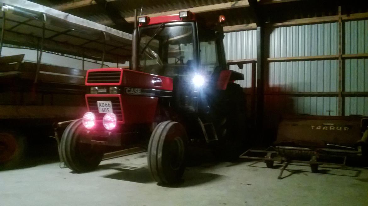 Case IH 844 xl - sad lige og legede lidt med lyset ;-) billede 1