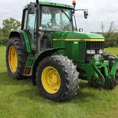 John Deere 6610