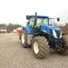 New Holland T 7060