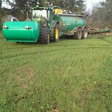 John Deere 8335r