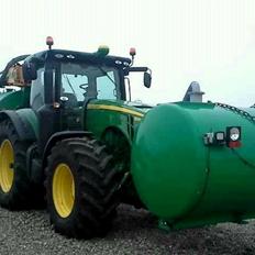 John Deere 8335r