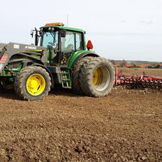 John Deere 6630