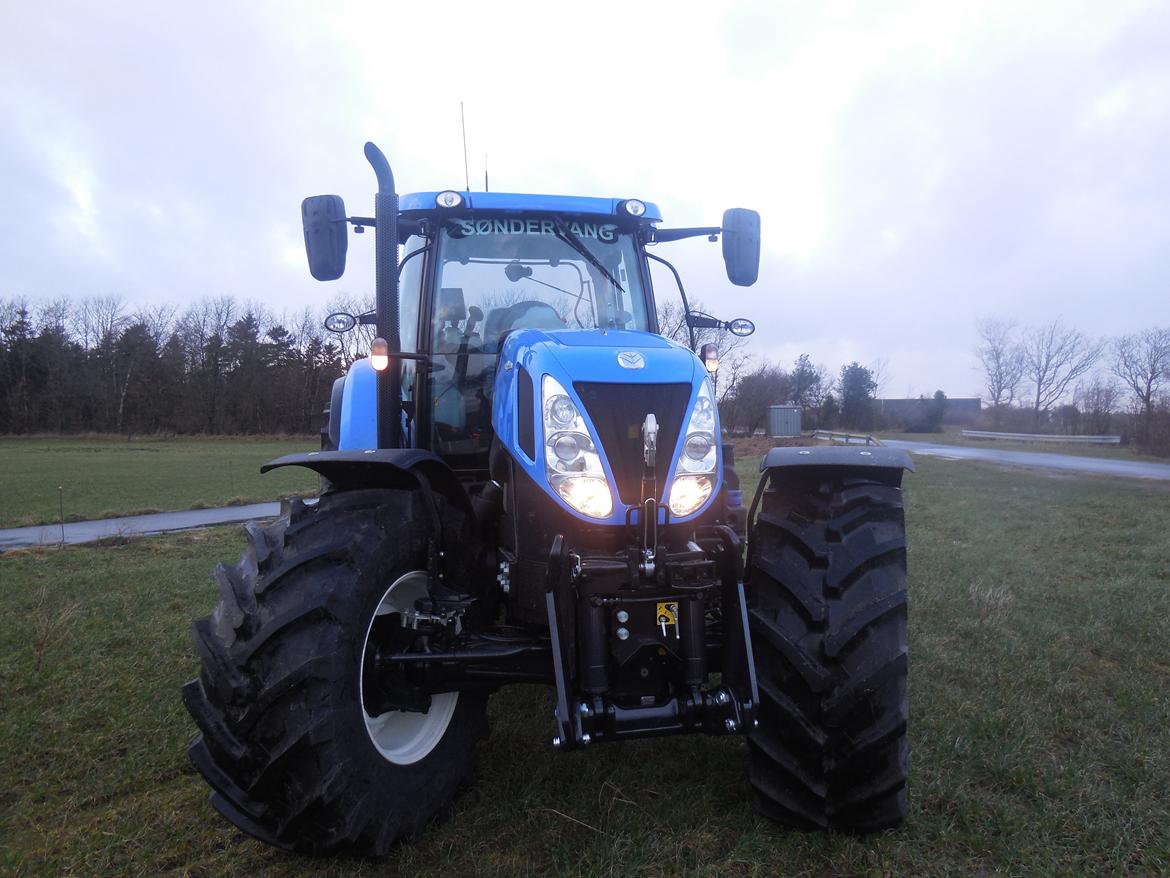 New Holland T7.220 - Lidt lir i forruden! :) billede 11