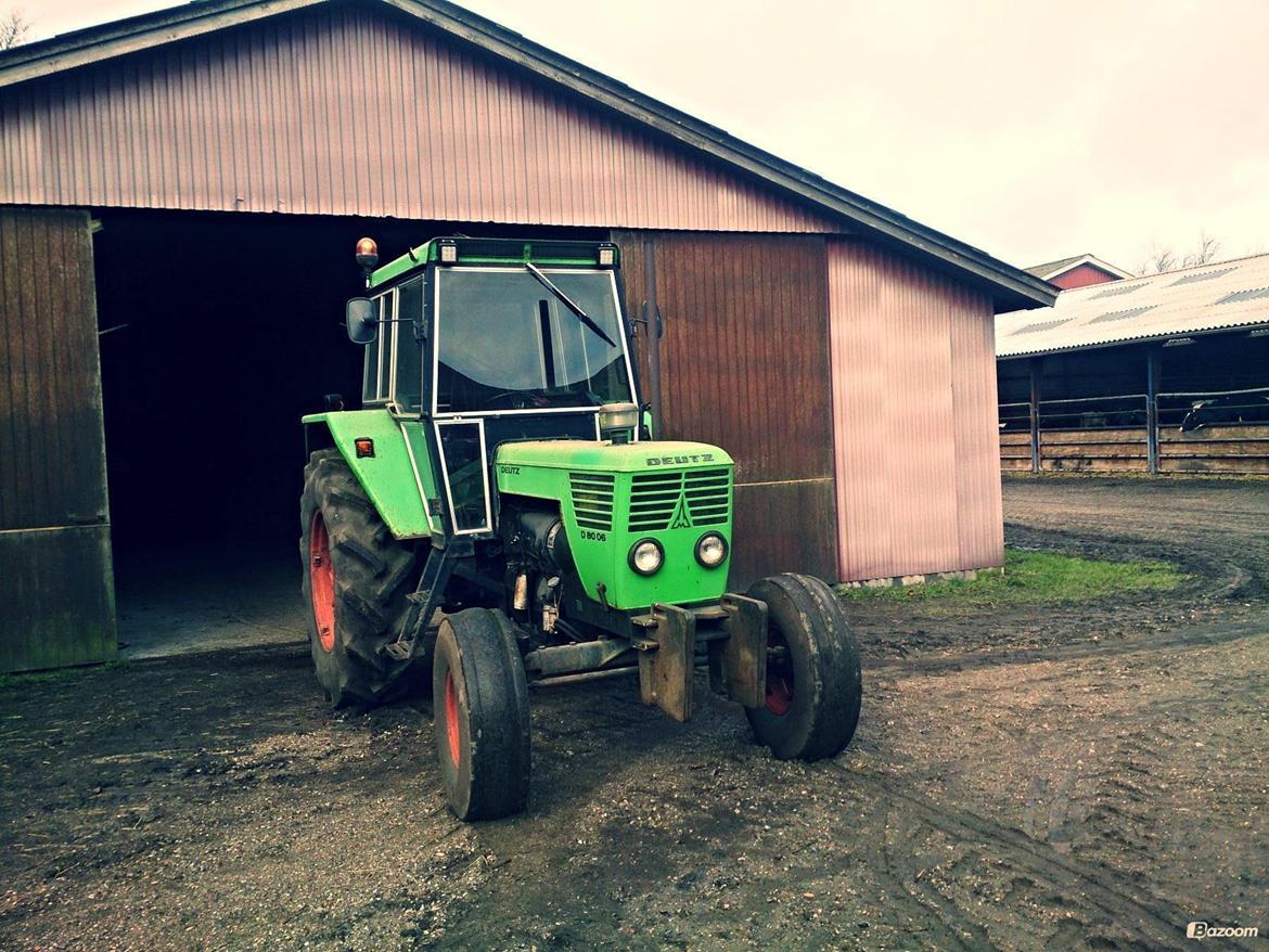 Deutz-Fahr D 8006 - Vækket fra sin vinterhi og ved og blive gjort klar da foråret er lige om hjørnet billede 11