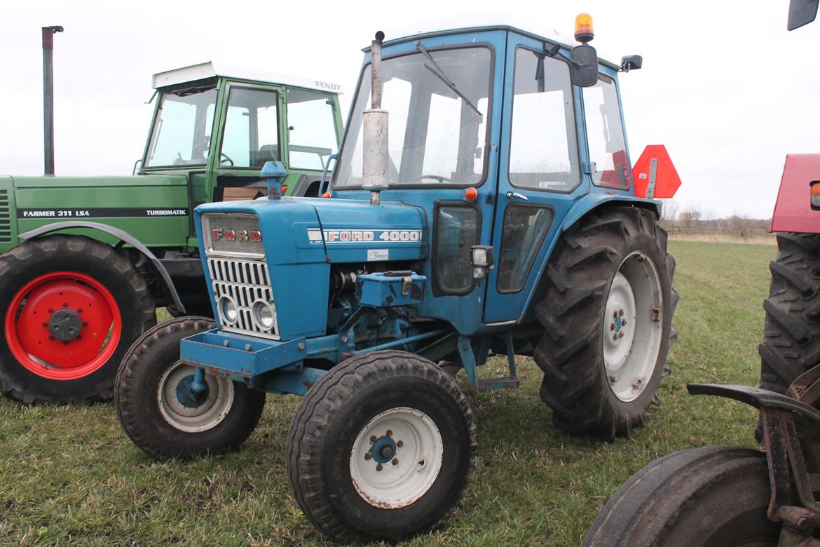 Ford 4000 - flot traktor billede 3