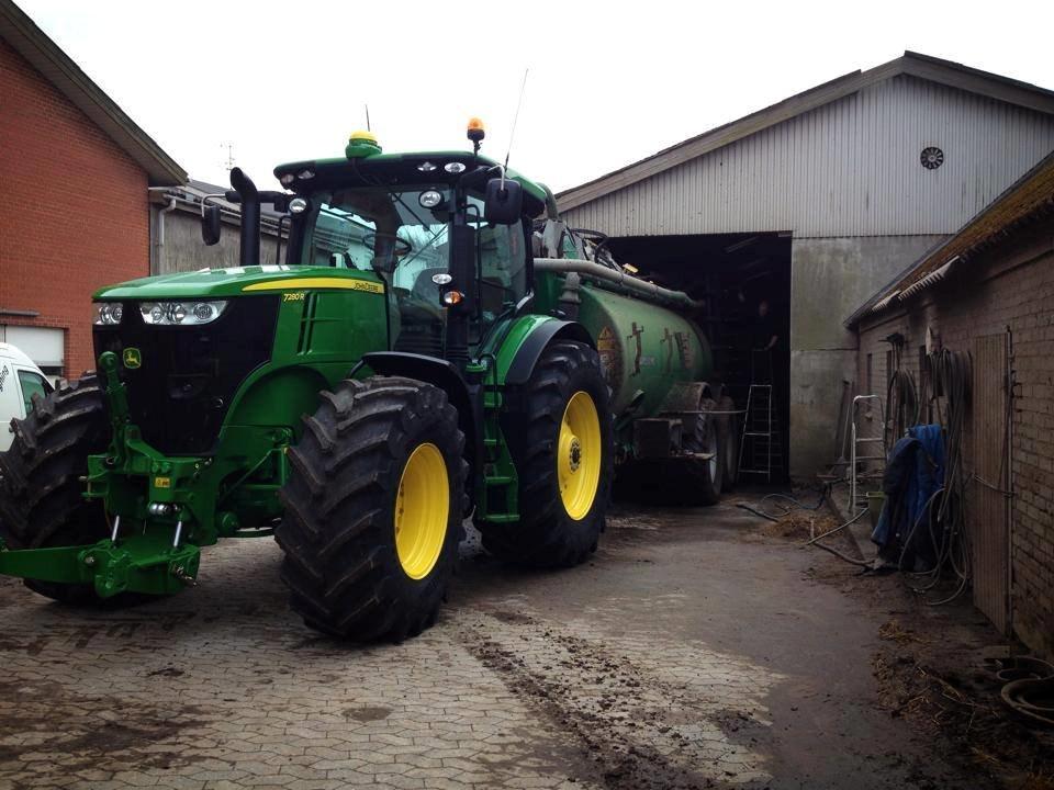 John Deere 7280R   *Buller* - Ved at blive klargjort til sin jomfrurejse med gyllevognen…  billede 6