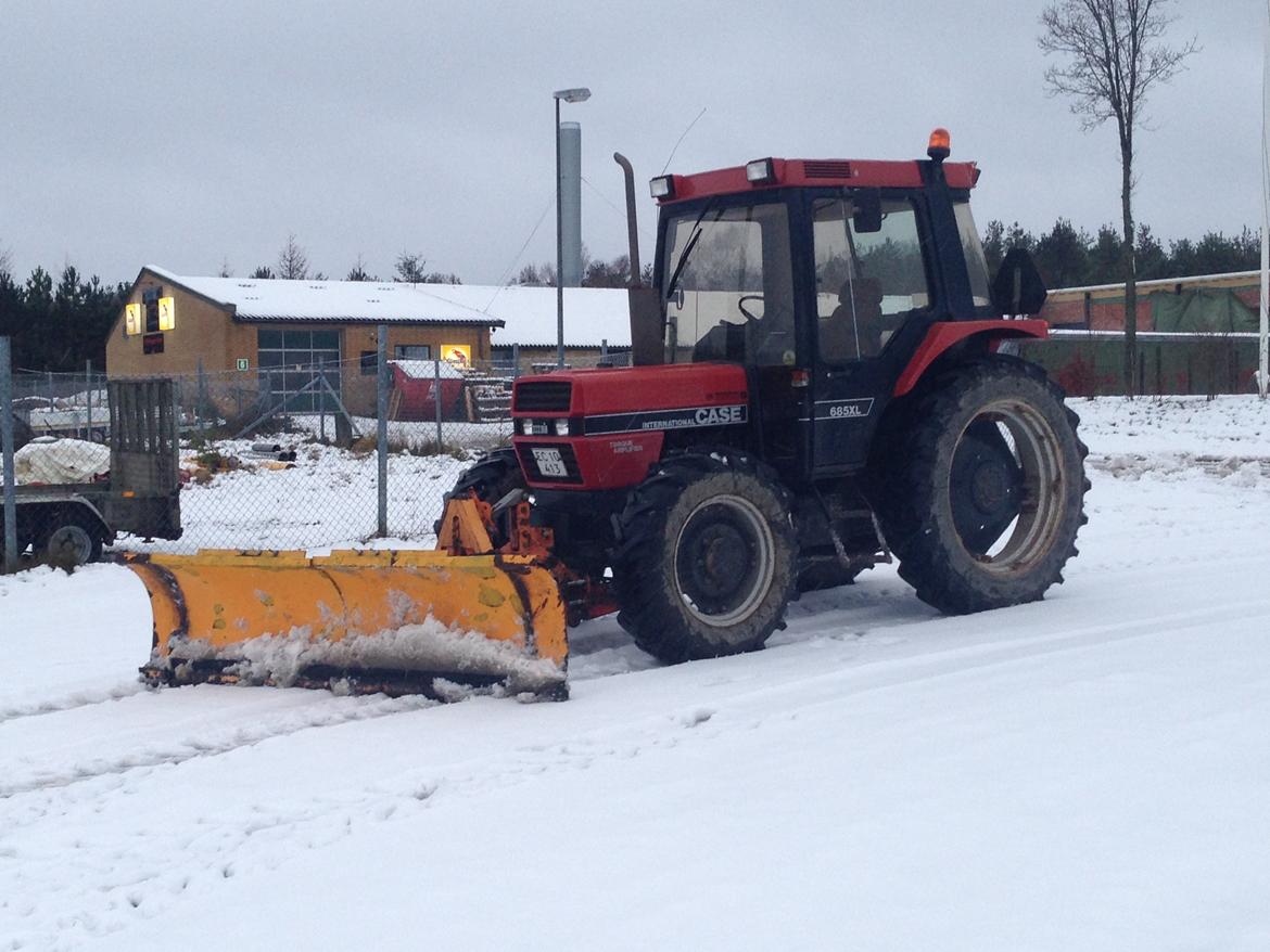 Case IH 685 XL - Venter på mere sne. billede 27