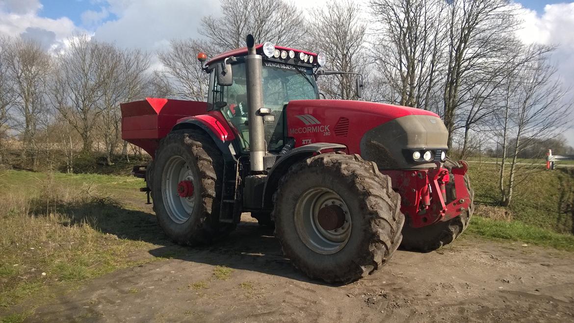 McCormick ztx 280 - køre lige et par dage med gødningspraderen!  billede 5