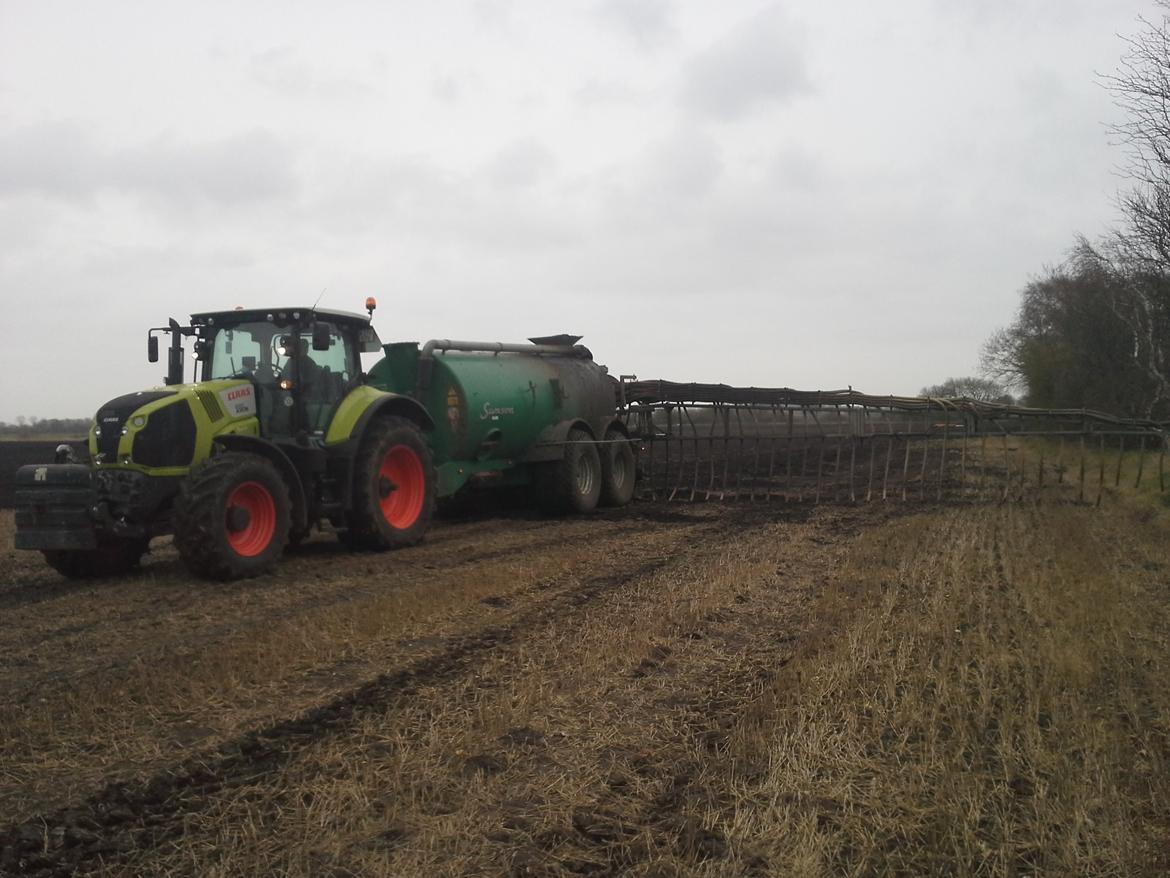Claas Axion 830 billede 1