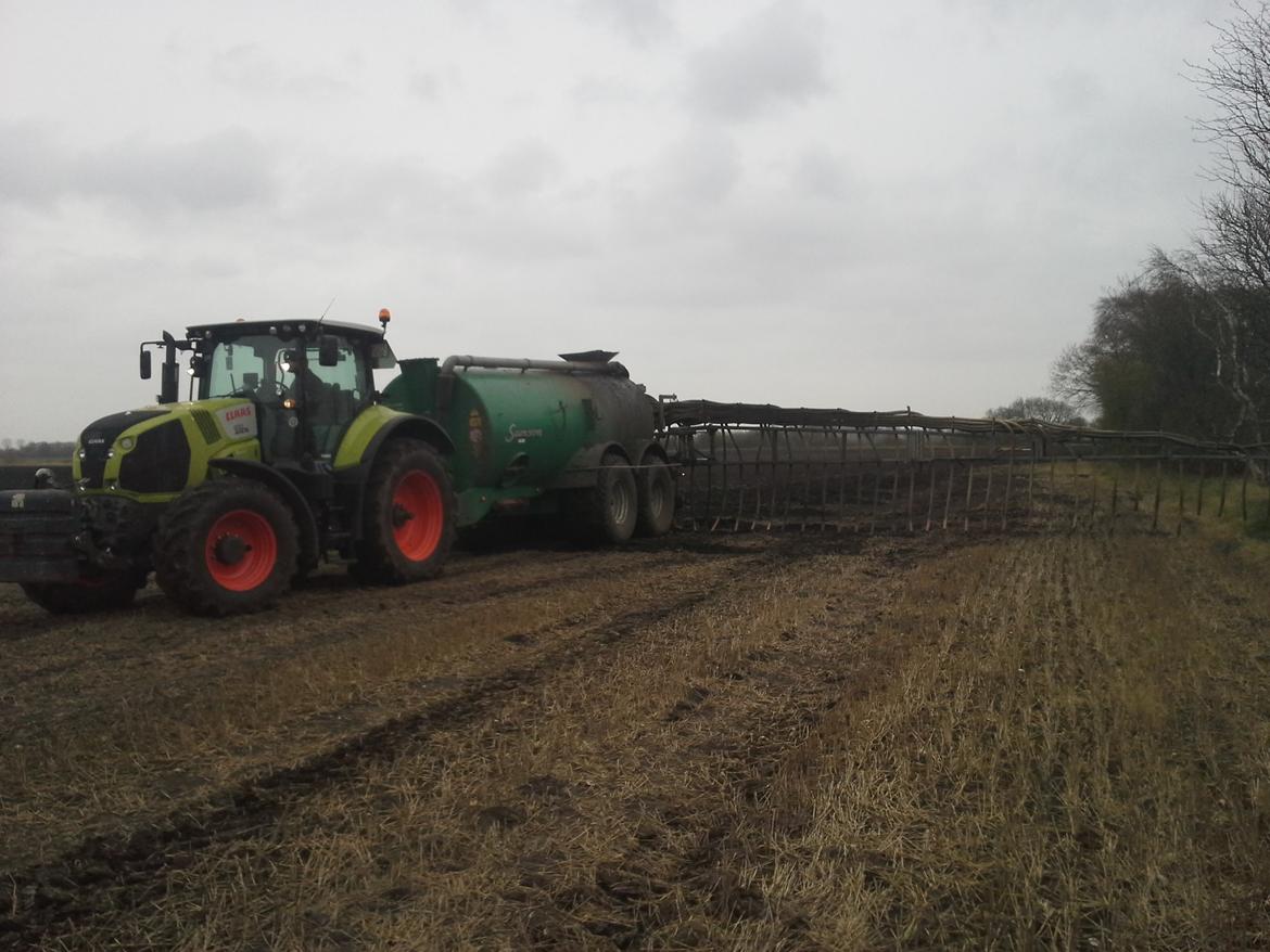 Claas Axion 830 billede 2
