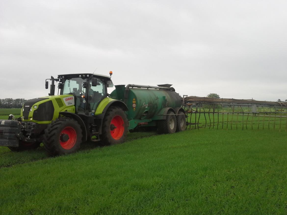 Claas Axion 830 billede 27