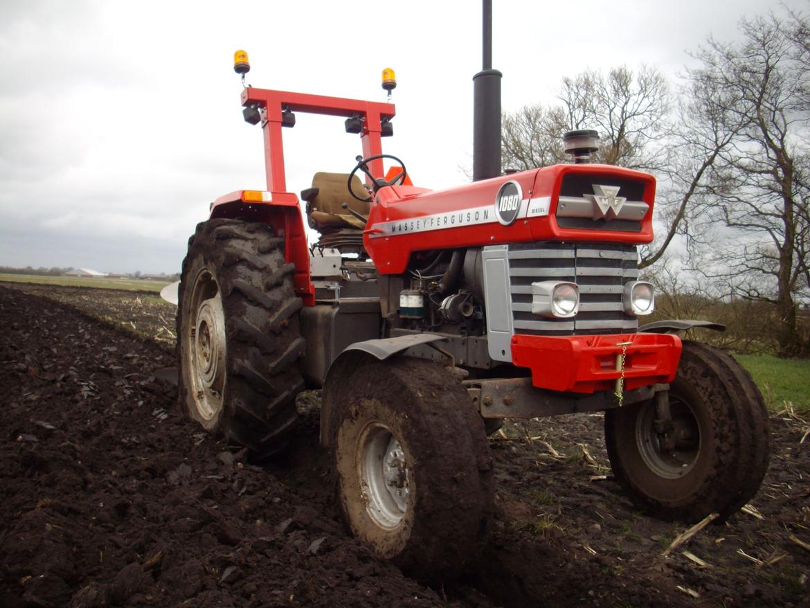 Massey Ferguson 1080 billede 1