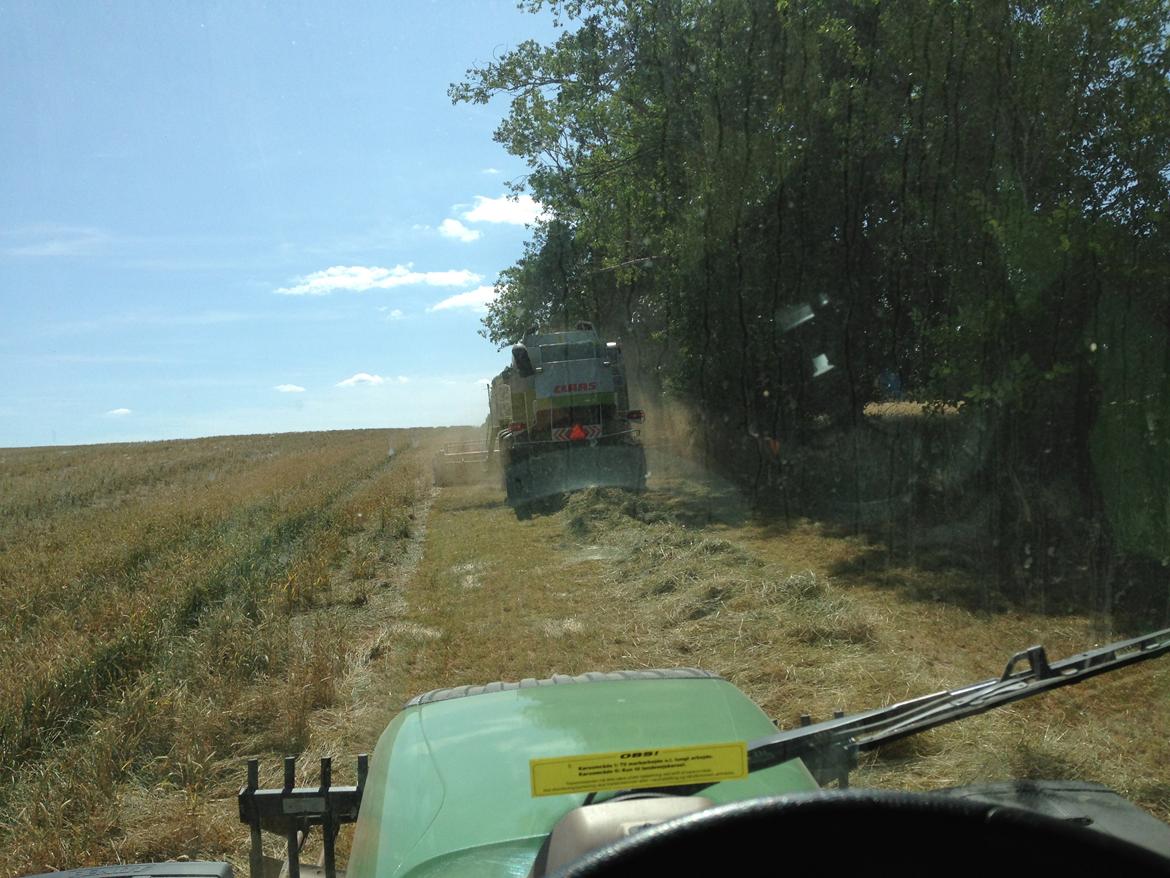 Fendt 724 vario tms profi plus - Da jeg skulle til at kører mejetærskeren tog jeg lige fendten der ud. billede 10