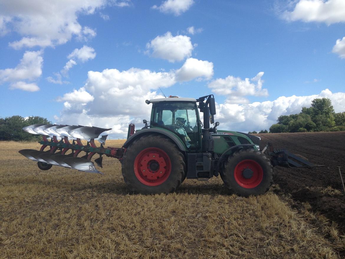 Fendt 724 vario tms profi plus - skulle lige fjerne en stor sten billede 28