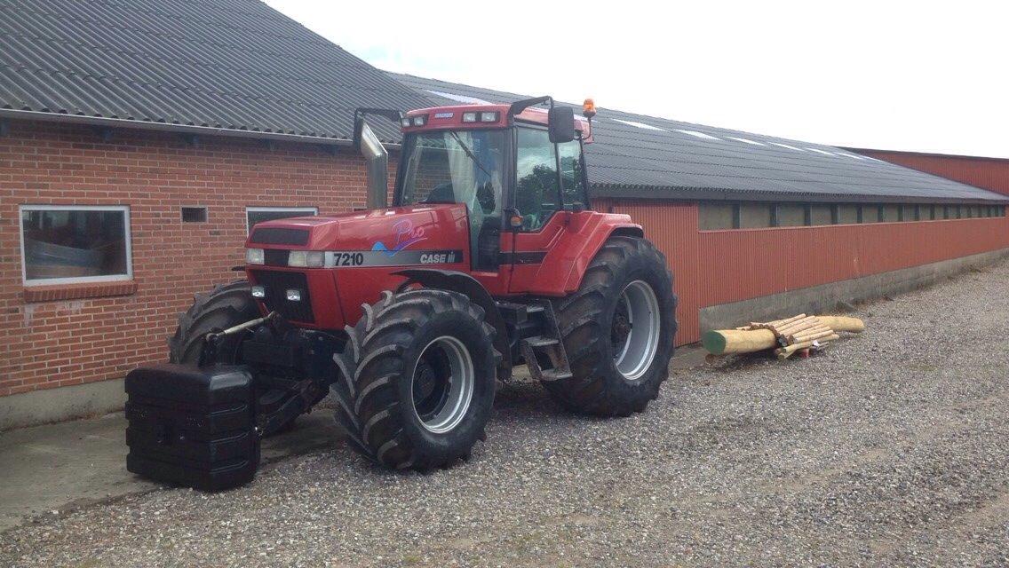 Case IH Magnum 7210 PRO - Lige efter poleringen og dagen før jeg var til træk med den i Linde 2014 billede 1