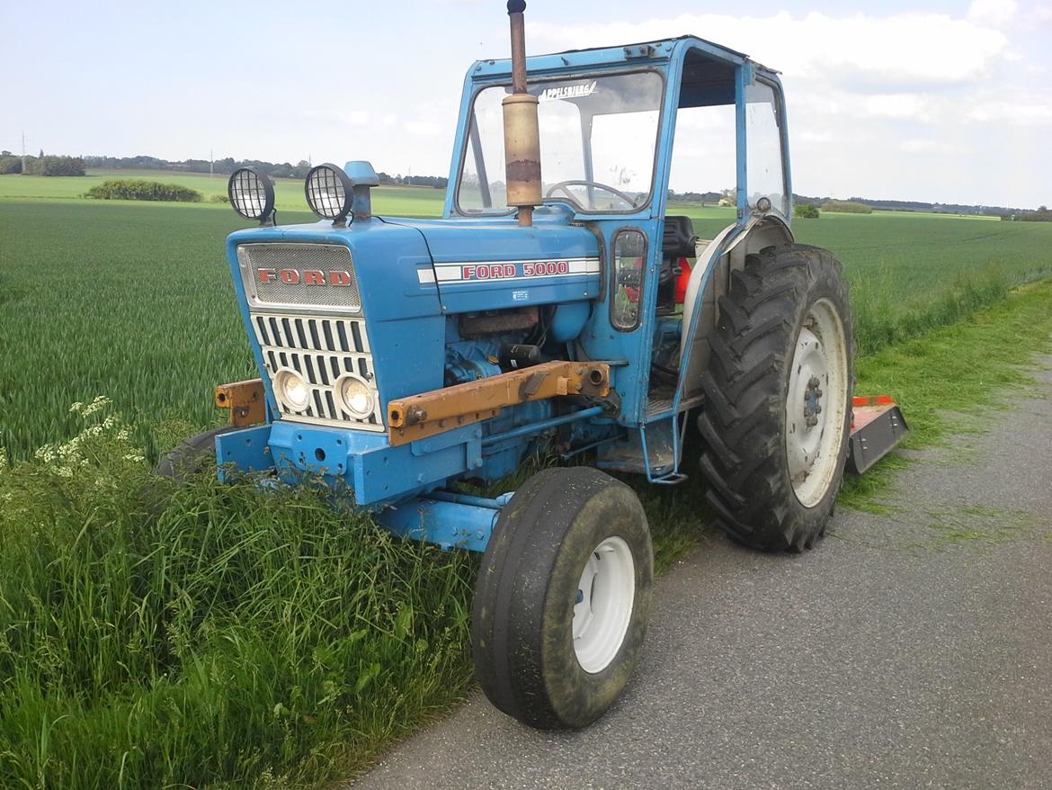 Ford 5000 Y - Vejrabatterne får en tur billede 2