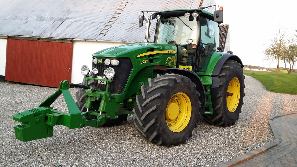 John Deere 7730 - hjemme i gårdspladsen inden afgang til lidt mere træk!  billede 6