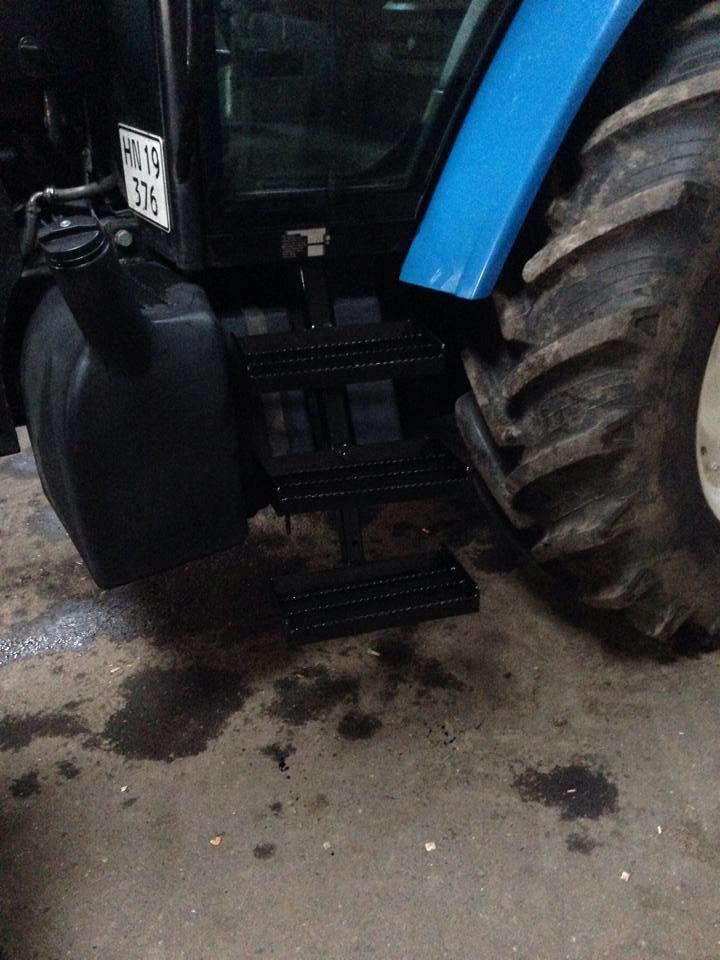 New Holland TS 115 - Nymalet trappe er altid lækkert! billede 8